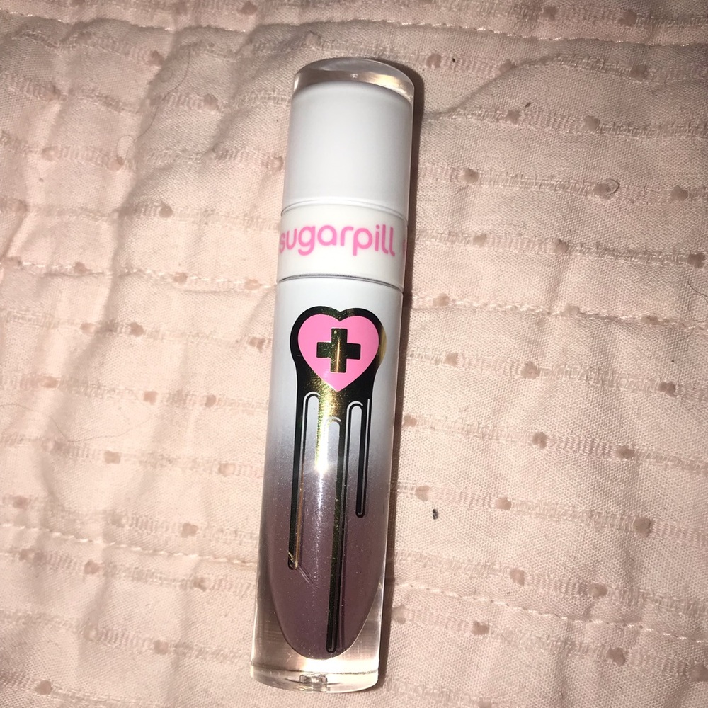 Sugar pill liquid lip in shade vertigo